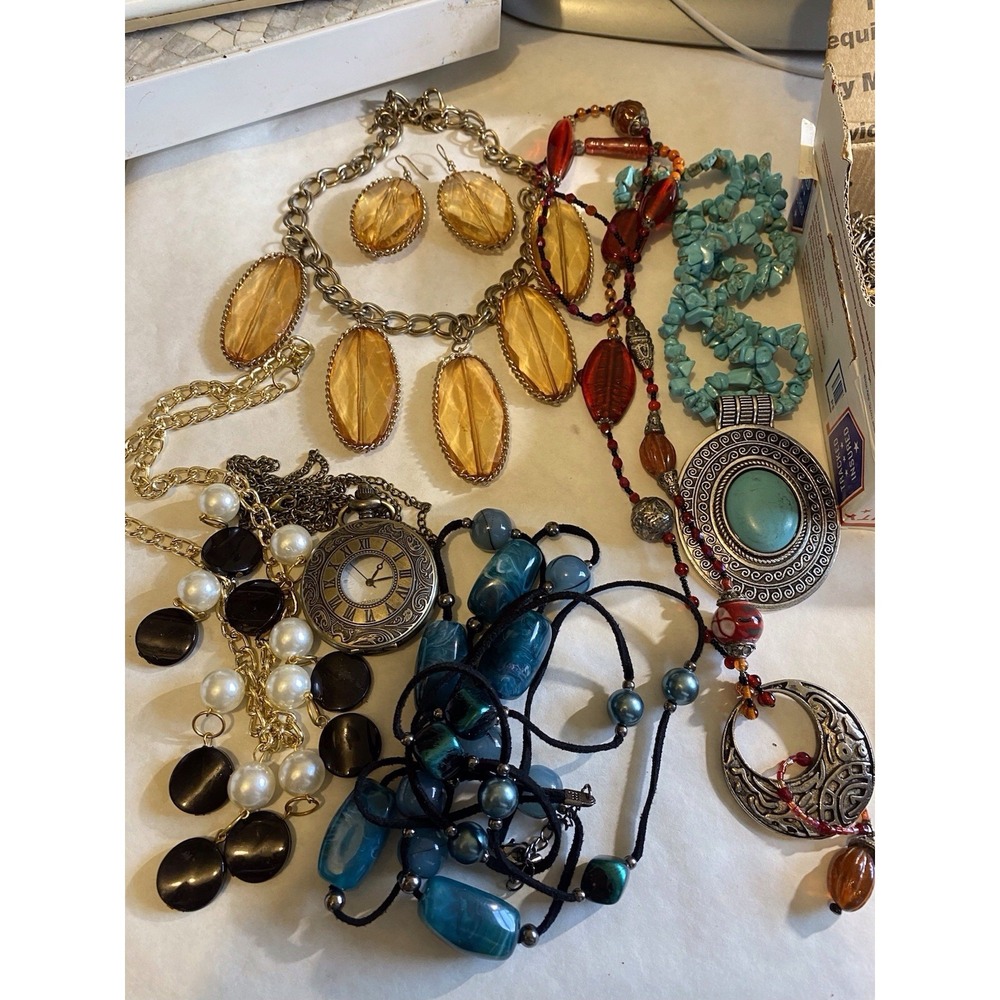 MIXED COSTUME JEWELRY LOT #8 SMALL FLAT RATE BOX 2lb4oz Wearable NOT Junk Craft - Picture 4 of 12